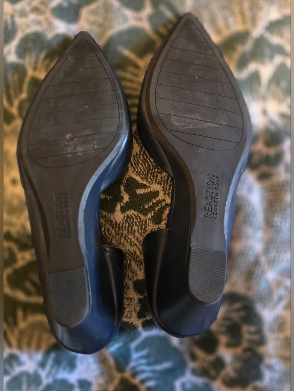 Kenneth Cole Navy Pointed D'Orsay Wedges - Picture 7 of 7